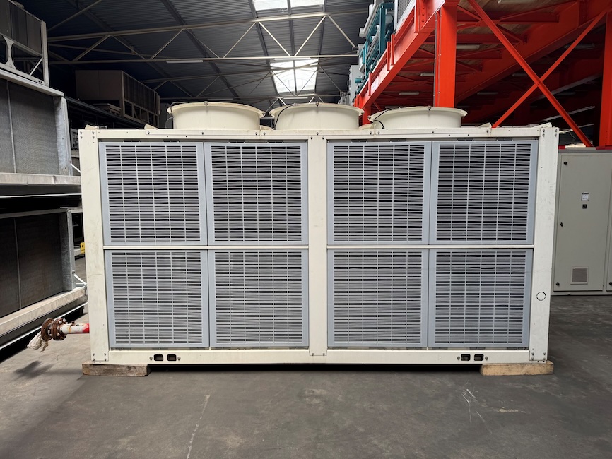 Foto 2-225kw chiller .jpg